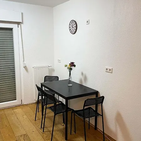 Refrath Apartment *